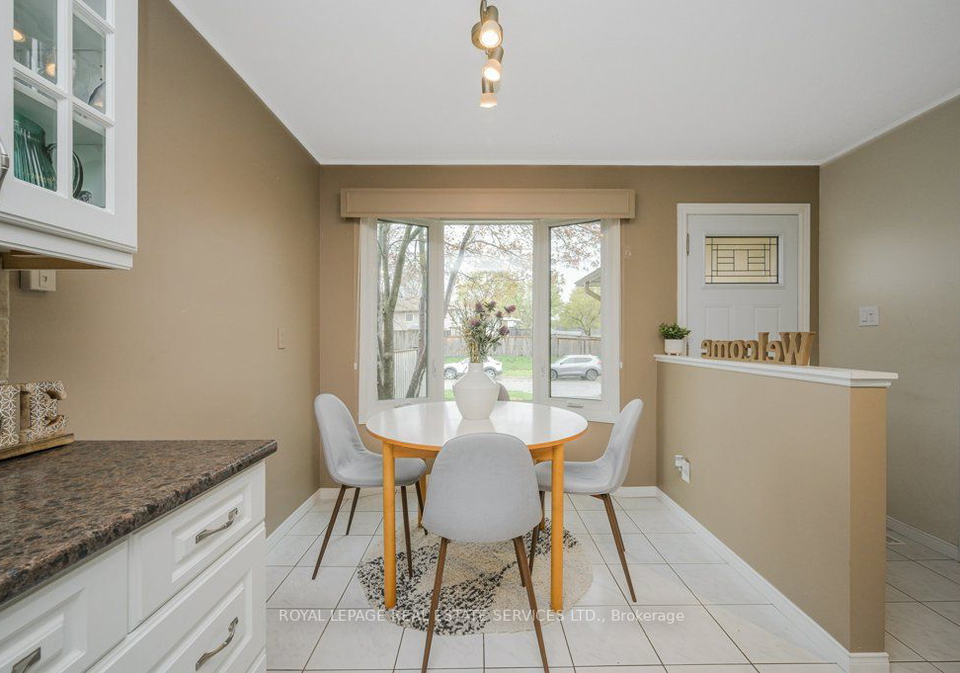 2386-holyhead-drive-burlington-ontario-w5943336