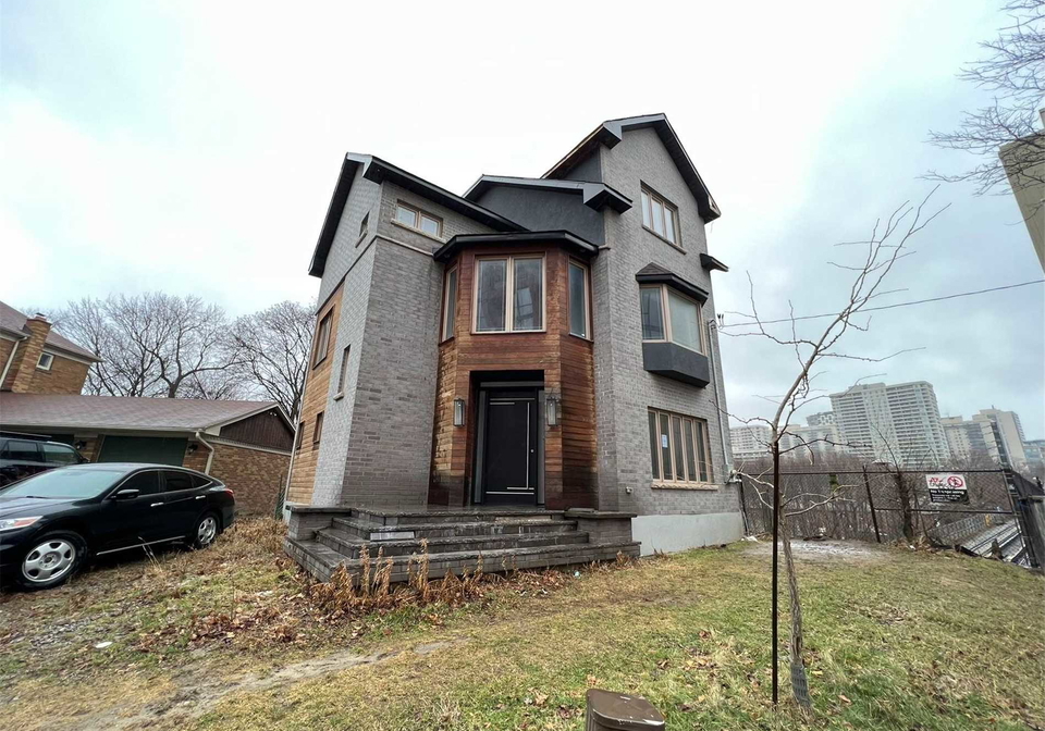 17-kennedy-park-road-toronto-ontario-w5962771