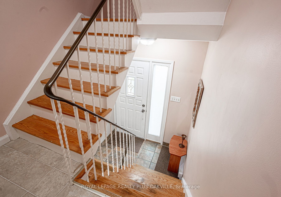2056-marine-drive-oakville-ontario-w6635074