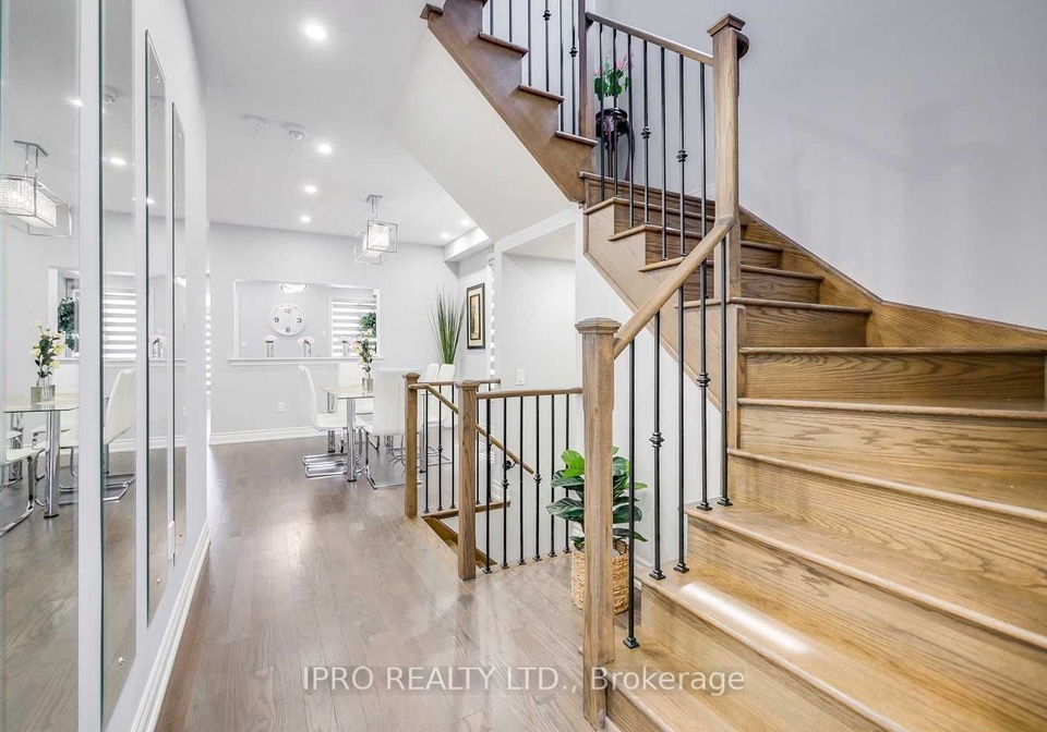 404-izumi-gate-milton-ontario-w6795078