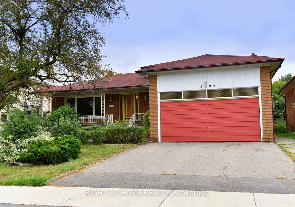3592-swirlingleaves-crescent-mississauga-ontario-w6809308