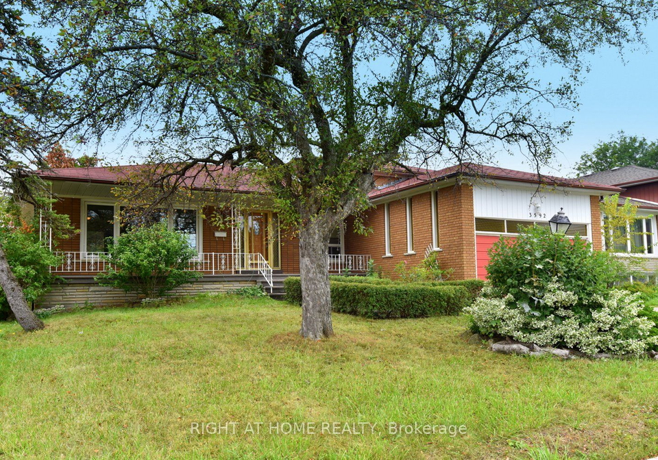 3592-swirlingleaves-crescent-mississauga-ontario-w6809308