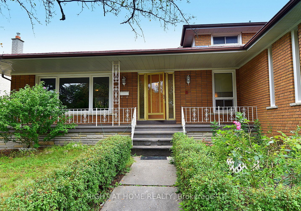 3592-swirlingleaves-crescent-mississauga-ontario-w6809308