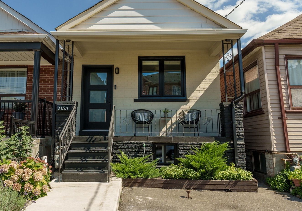 215a-chambers-avenue-toronto-ontario-w7014304