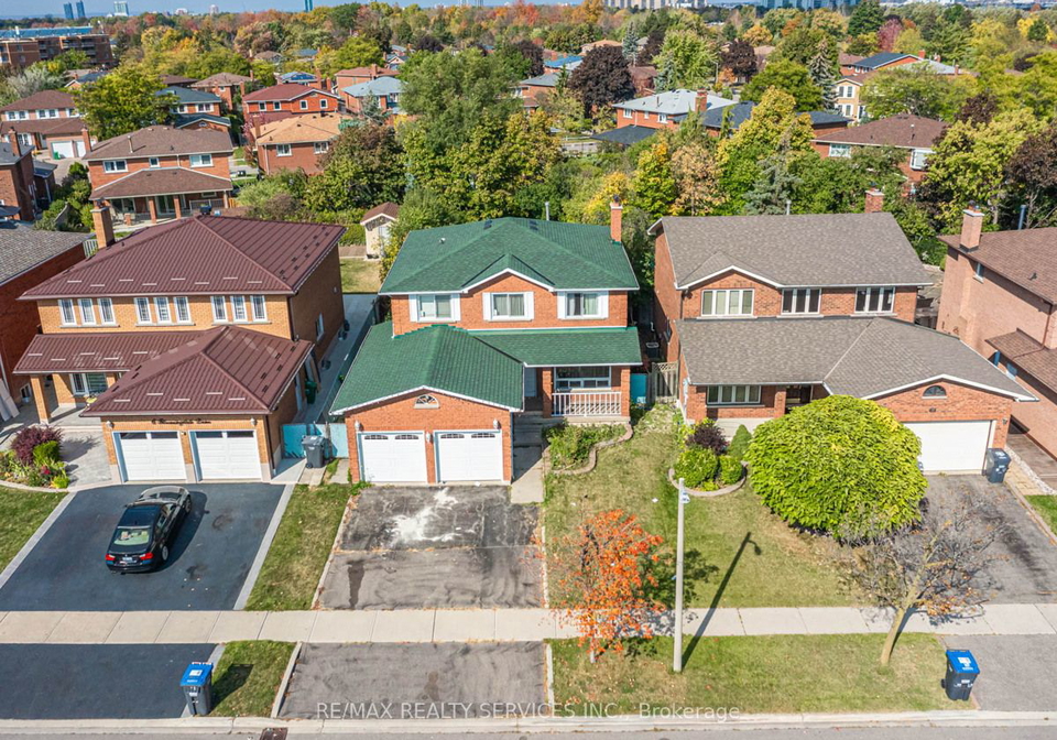 8-bloomingdale-drive-brampton-ontario-w7240692
