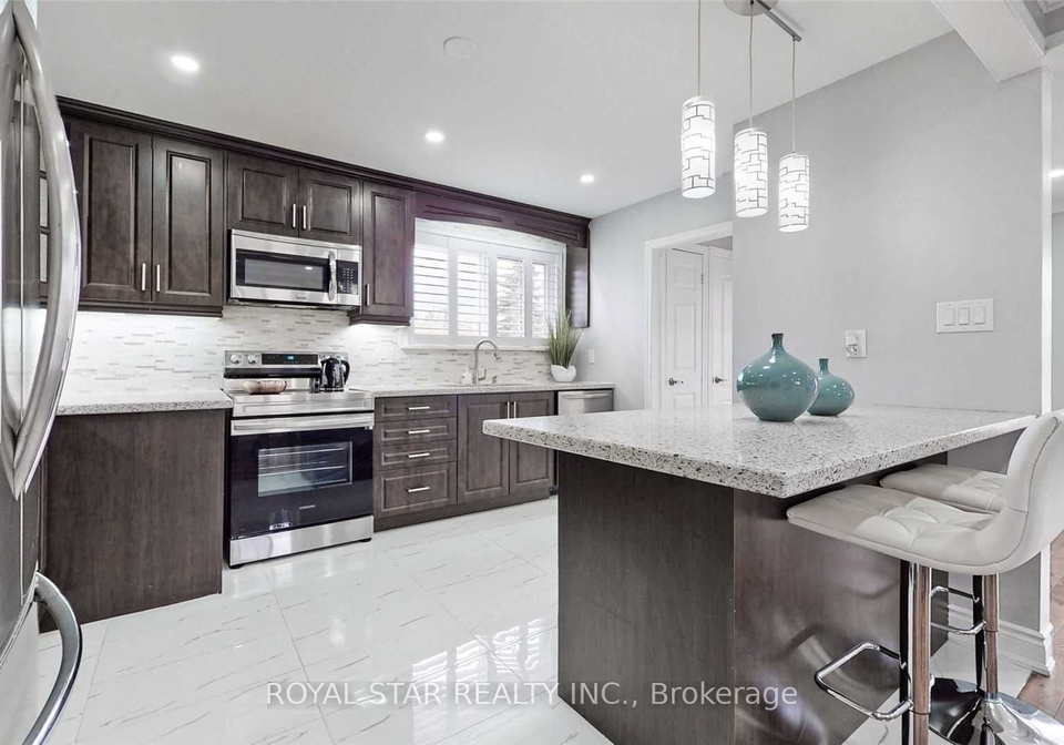 6-fidelia-crescent-brampton-ontario-w8013626