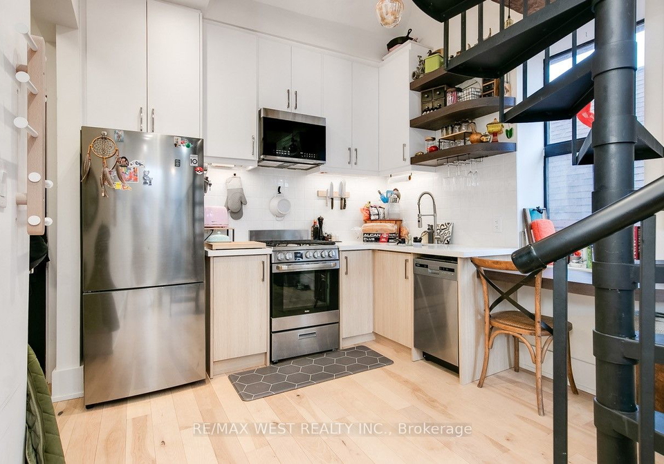 299-pacific-avenue-toronto-ontario-w8103800