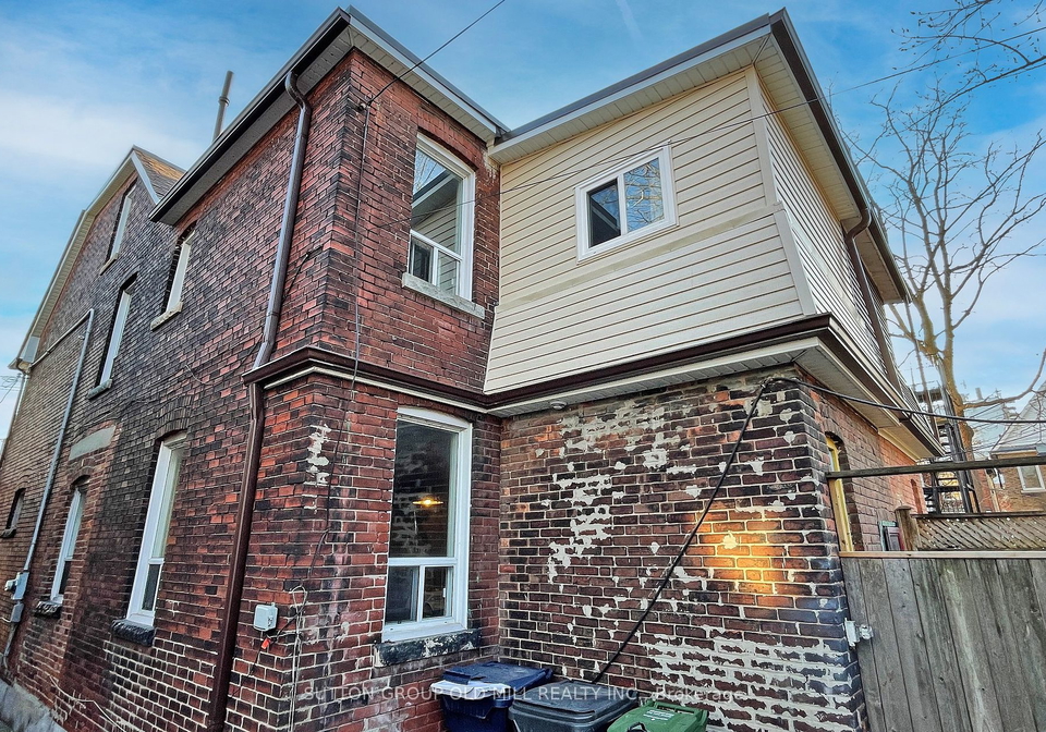 18-springhurst-avenue-toronto-ontario-w8124684