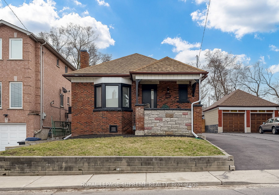 5-east-drive-toronto-ontario-w8185326