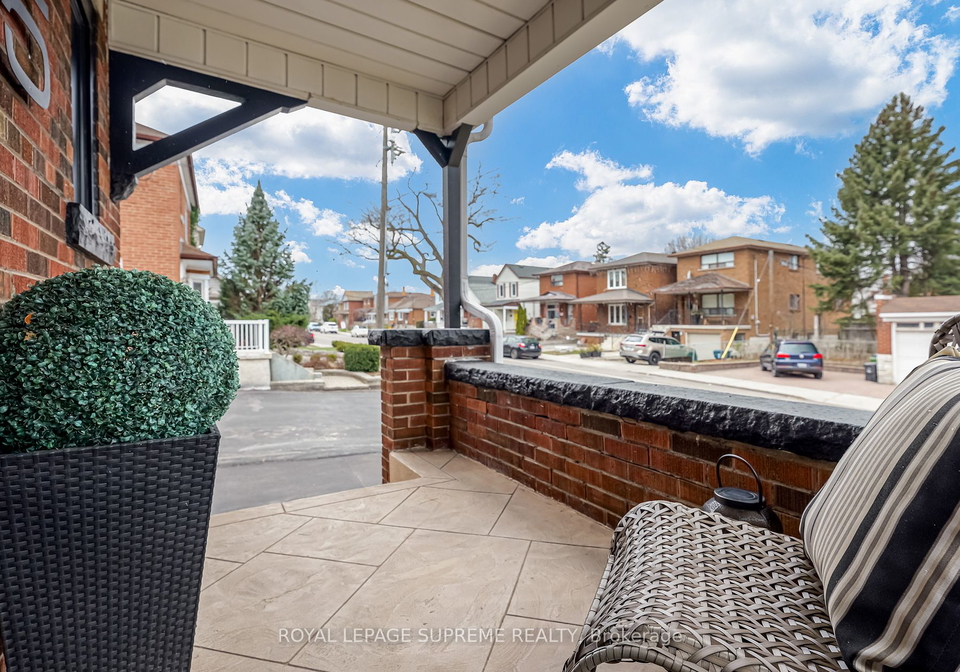 5-east-drive-toronto-ontario-w8185326