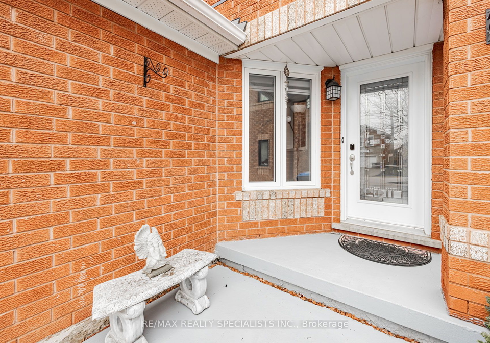 6120-clover-ridge-crescent-mississauga-ontario-w8227924