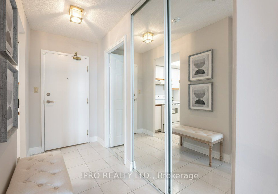 1001-cedarglen-gate-mississauga-ontario-w8345184