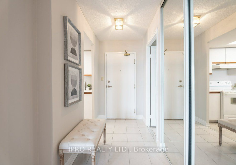 1001-cedarglen-gate-mississauga-ontario-w8345184