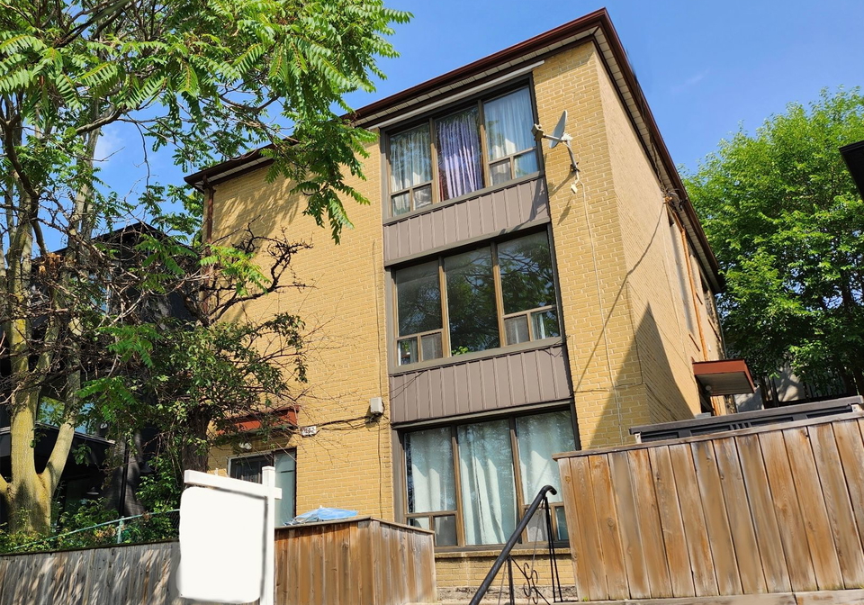 1252-davenport-road-toronto-ontario-w8357600