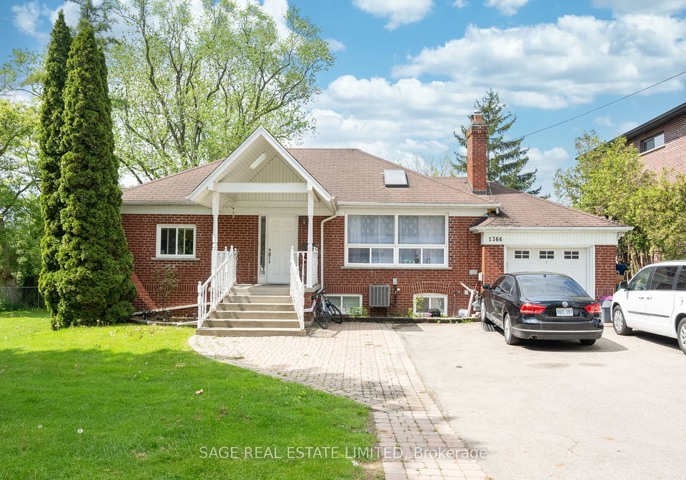 1366-applewood-road-mississauga-ontario-w8360474