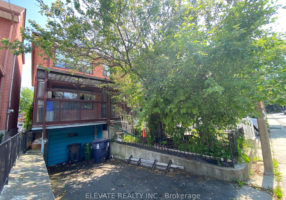 81-auburn-avenue-toronto-ontario-w8453172
