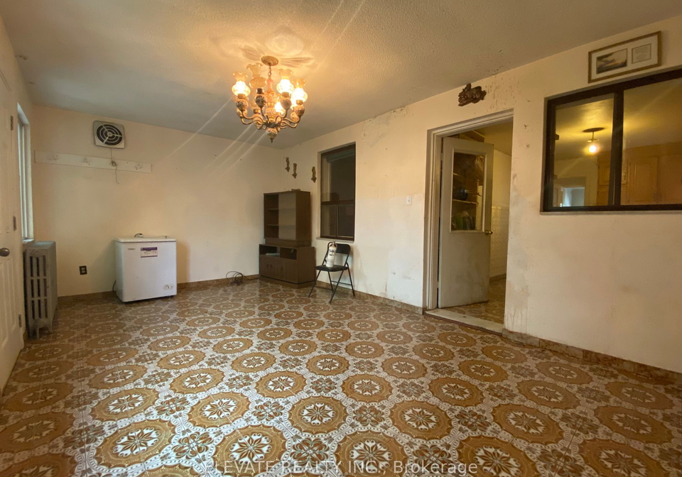 81-auburn-avenue-toronto-ontario-w8453172