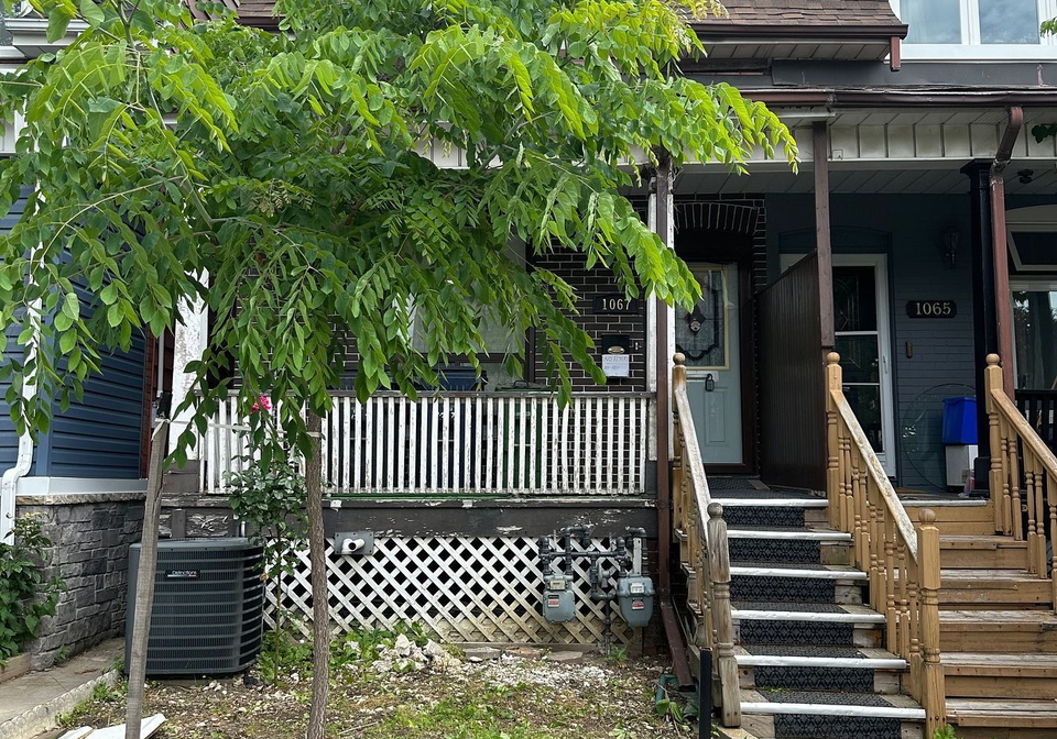 1067-dovercourt-road-toronto-ontario-w8459032