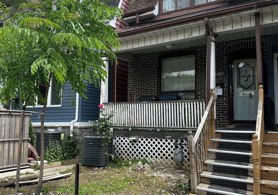 1067-dovercourt-road-toronto-ontario-w8459032