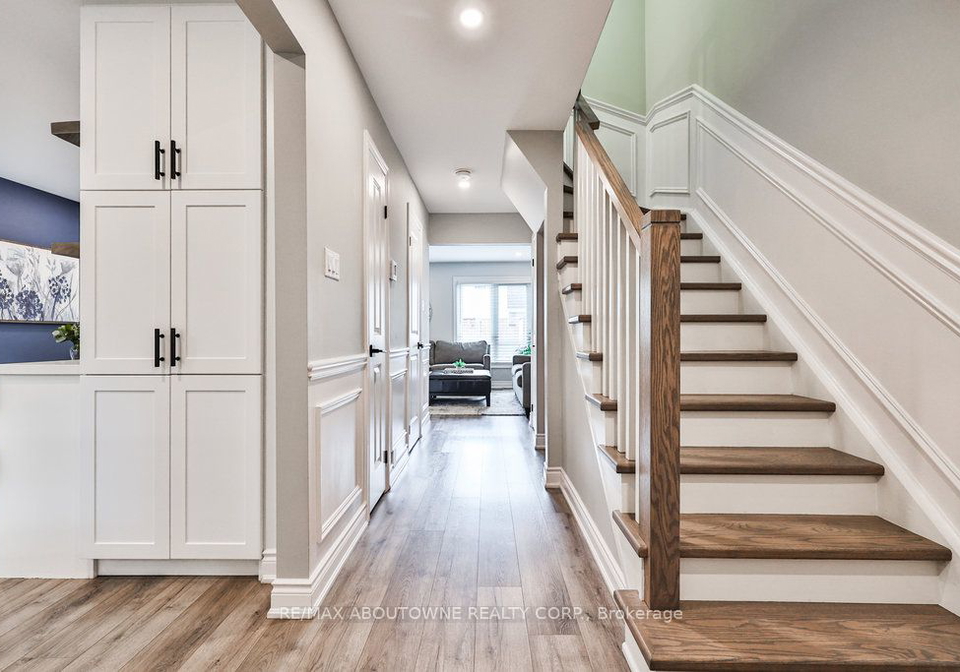 2224-upper-middle-road-burlington-ontario-w9244930
