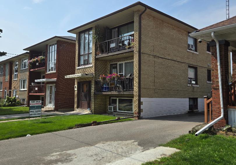 8a-nineteenth-street-n-toronto-ontario-w9347337