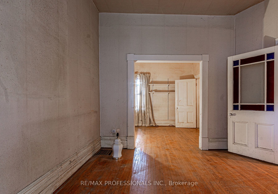 369-pacific-avenue-toronto-ontario-w9398246
