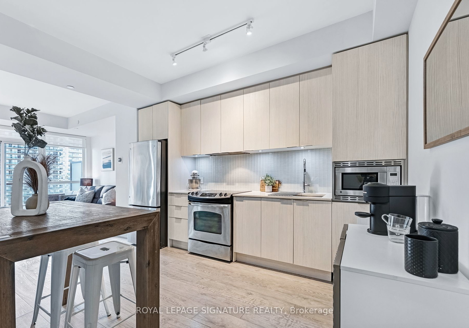 110-marine-parade-drive-toronto-ontario-w9571486