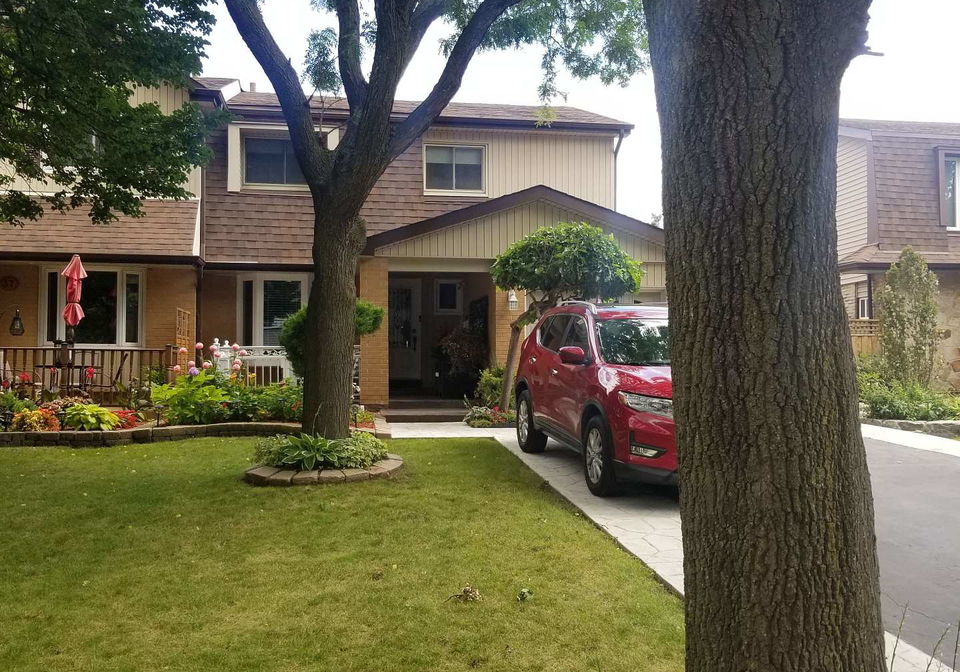 35-lawndale-crescent-brampton-ontario-w9768349