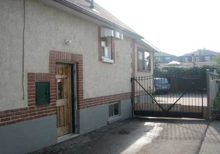 520-mcroberts-avenue-toronto-ontario-w990308