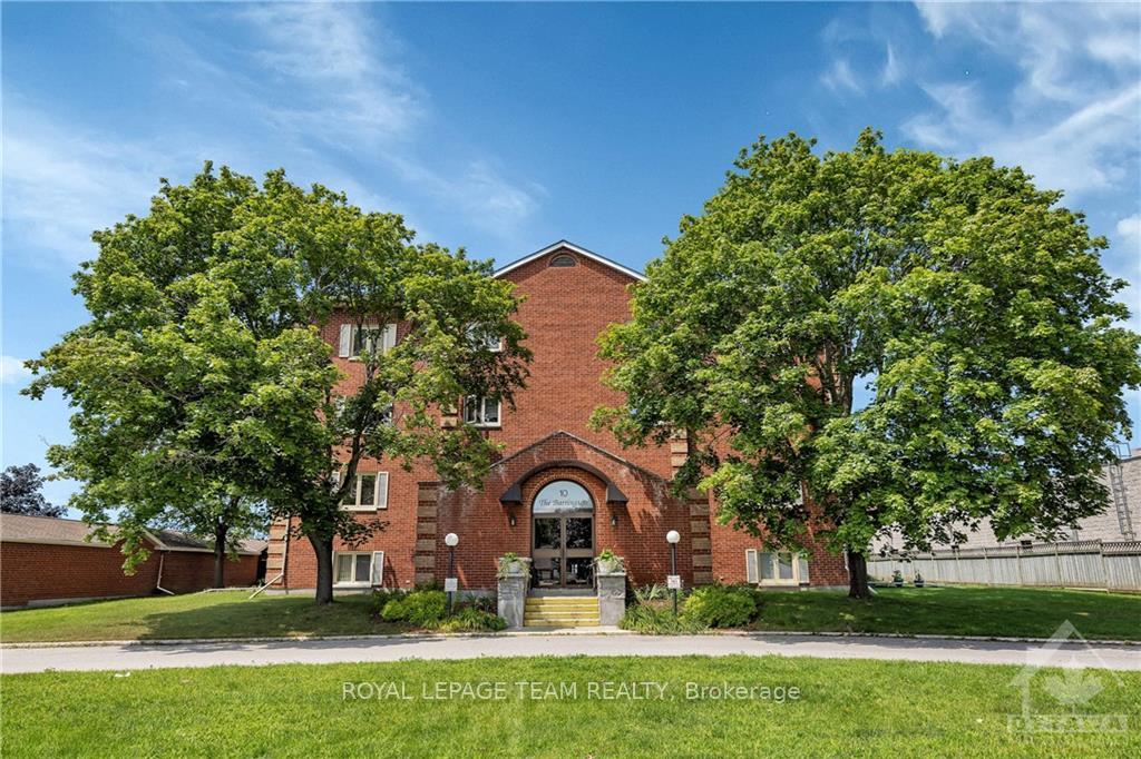 10-armstrong-drive-smiths-falls-ontario-x10418805