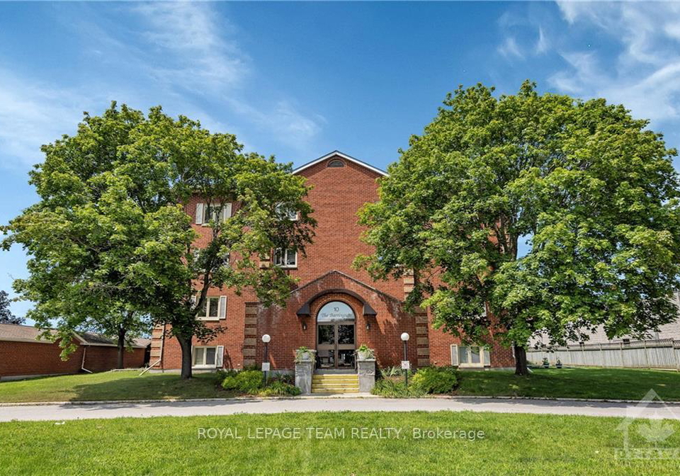 10-armstrong-drive-smiths-falls-ontario-x10418805
