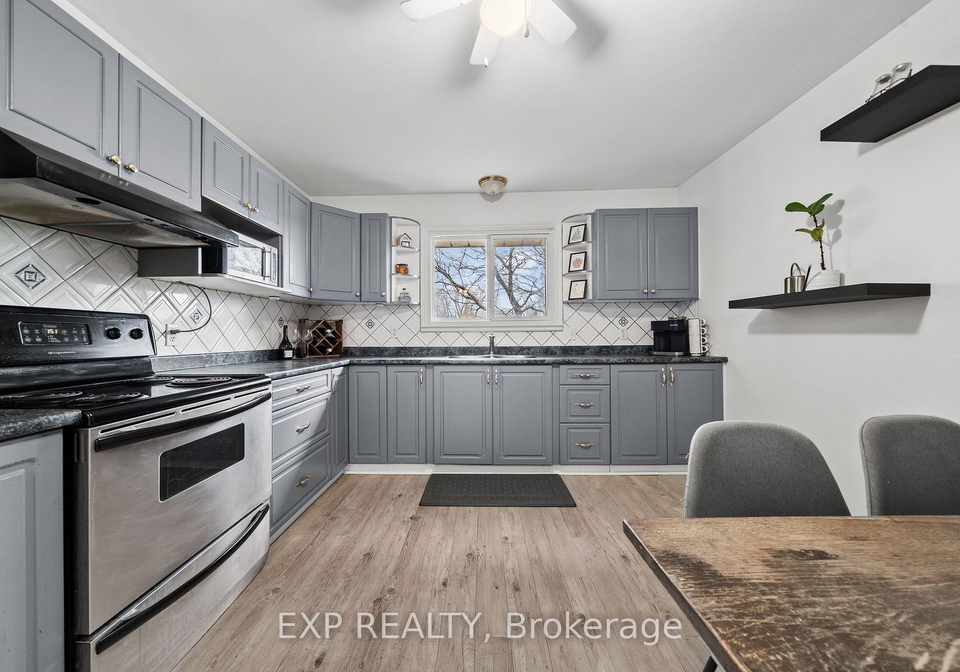 22-pitt-street-prince-edward-county-ontario-x10421874