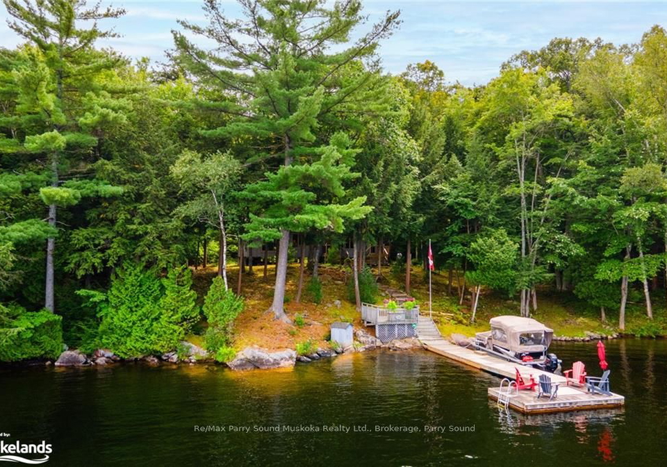 190-blackstone-lake-water-the-archipelago-ontario-x10434472
