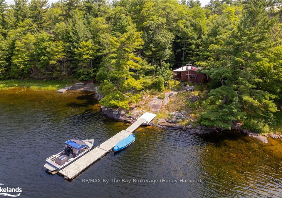 15548-georgian-bay-shore-georgian-bay-ontario-x10894685