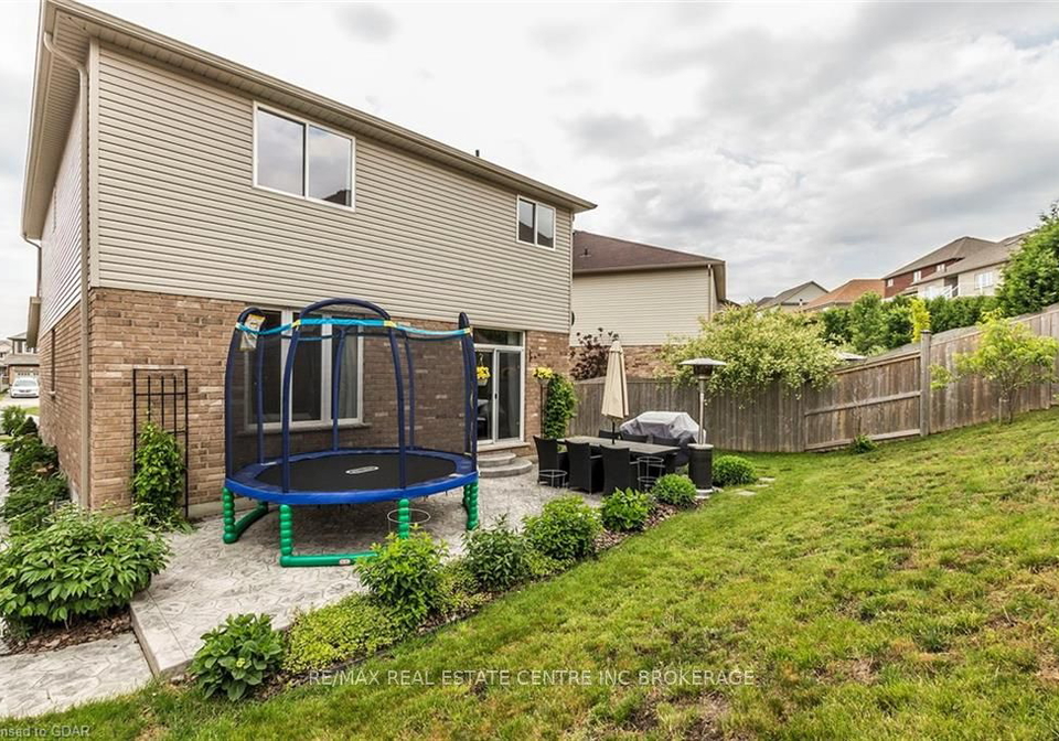 916-magdalena-court-kitchener-ontario-x11197448