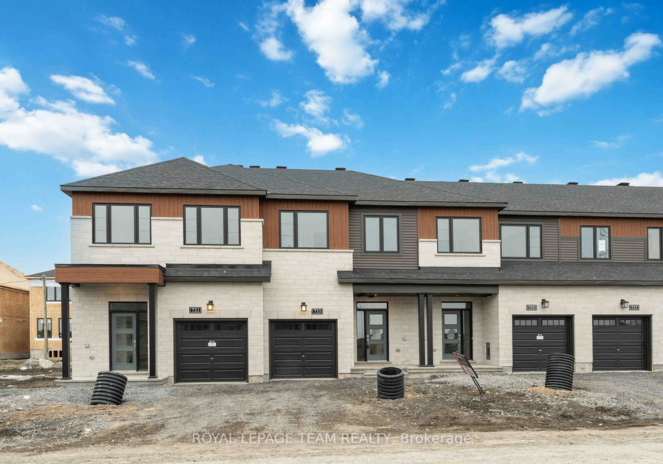 733-fairline-row-kanata-ontario-x11898765