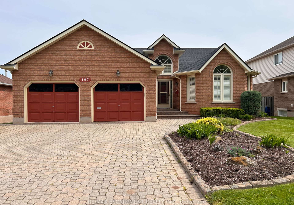 107-dorchester-drive-grimsby-ontario-x11908794
