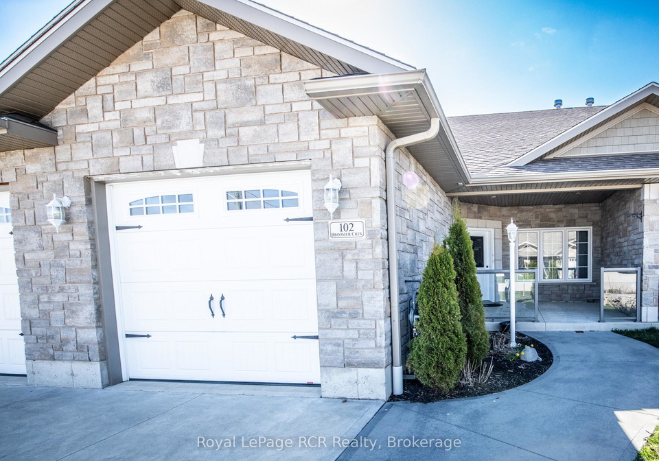 102-broomer-crescent-wellington-north-ontario-x11913097