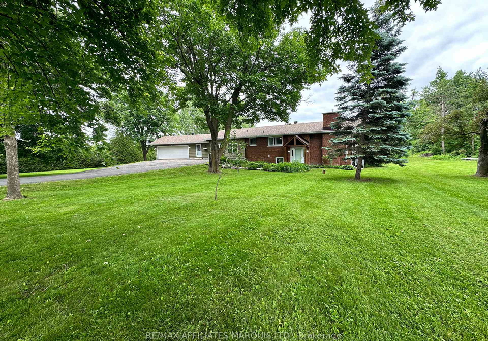 18252-county-19-road-south-glengarry-ontario-x11916115