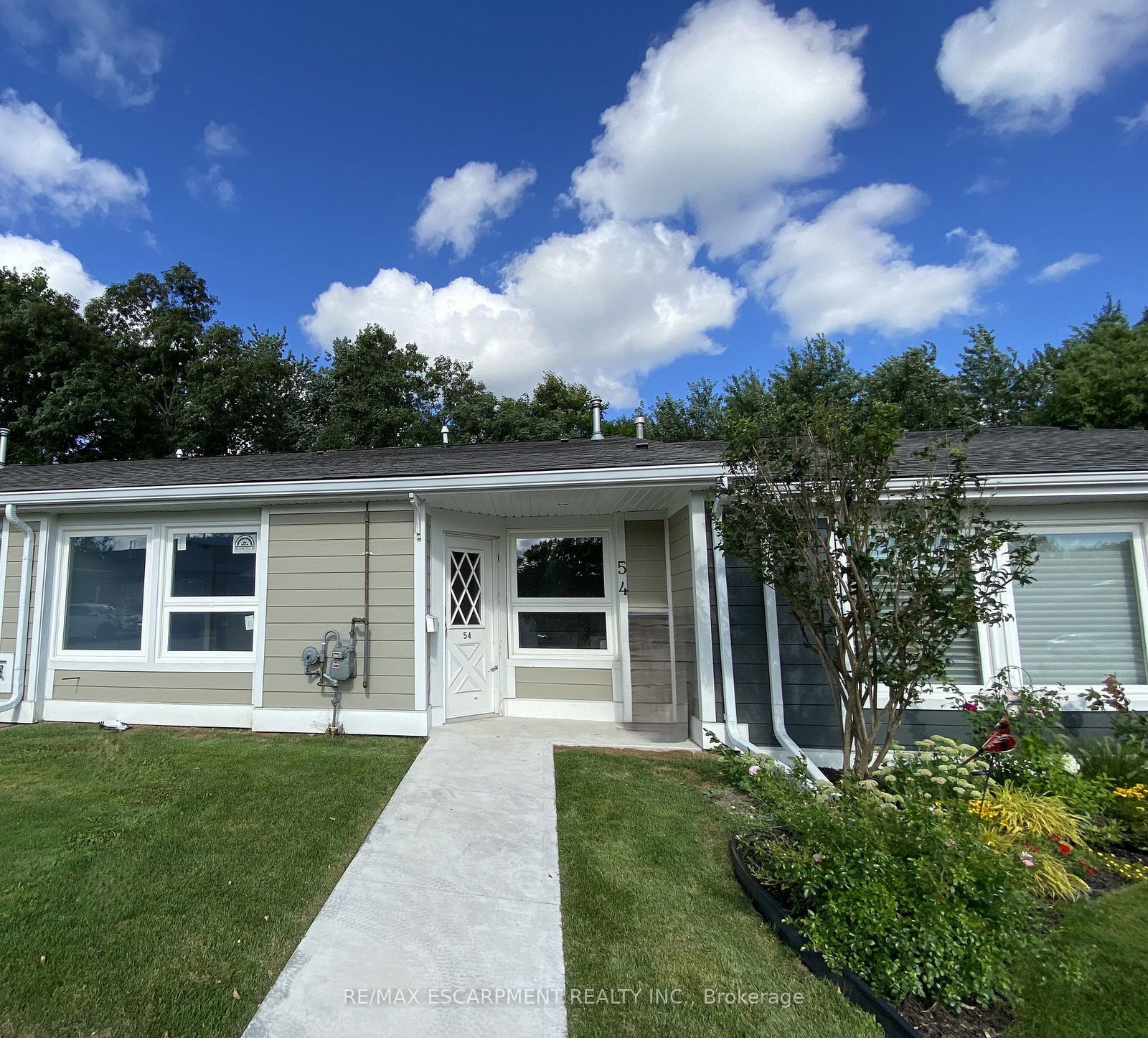 54-szollosy-circle-hamilton-ontario-x11923324