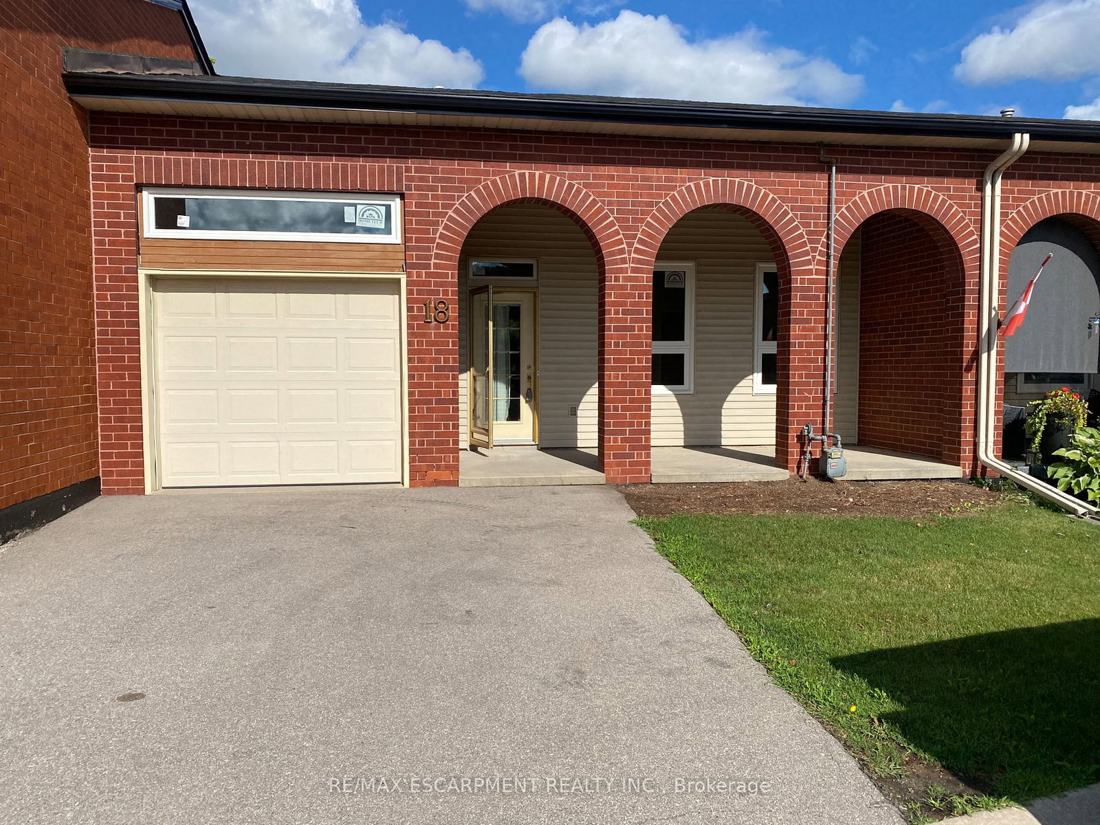 18-archdeacon-clark-trail-hamilton-ontario-x11923390
