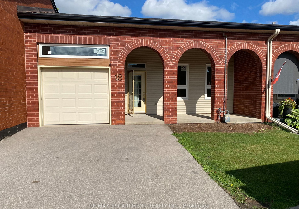 18-archdeacon-clark-trail-hamilton-ontario-x11923390