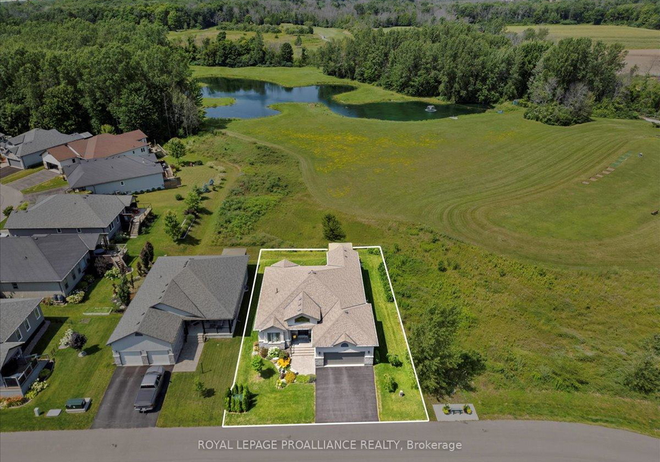 36-dorchester-drive-prince-edward-county-ontario-x11933502