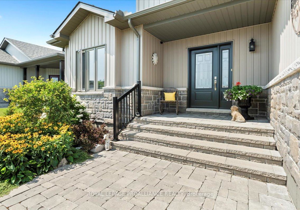 36-dorchester-drive-prince-edward-county-ontario-x11933502