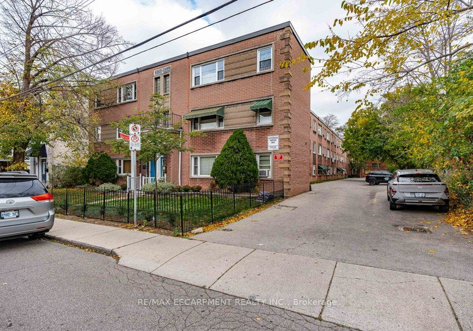 137-emerald-street-s-hamilton-ontario-x11946369