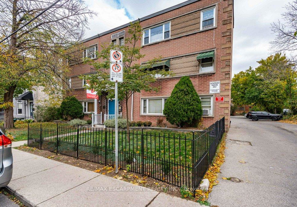 137-emerald-street-s-hamilton-ontario-x11946369