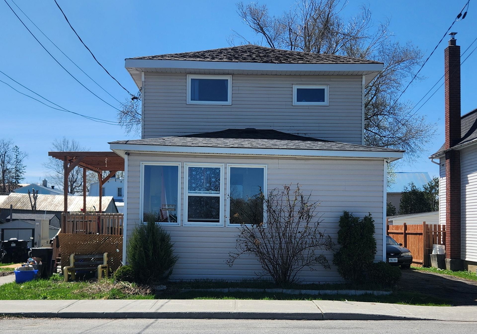 146-bishop-street-s-north-glengarry-ontario-x11963443