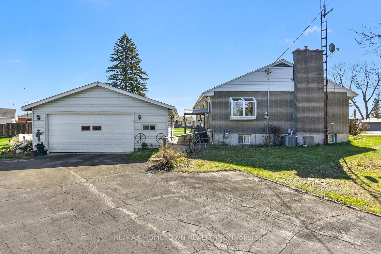 1-stewart-drive-augusta-ontario-x11970027