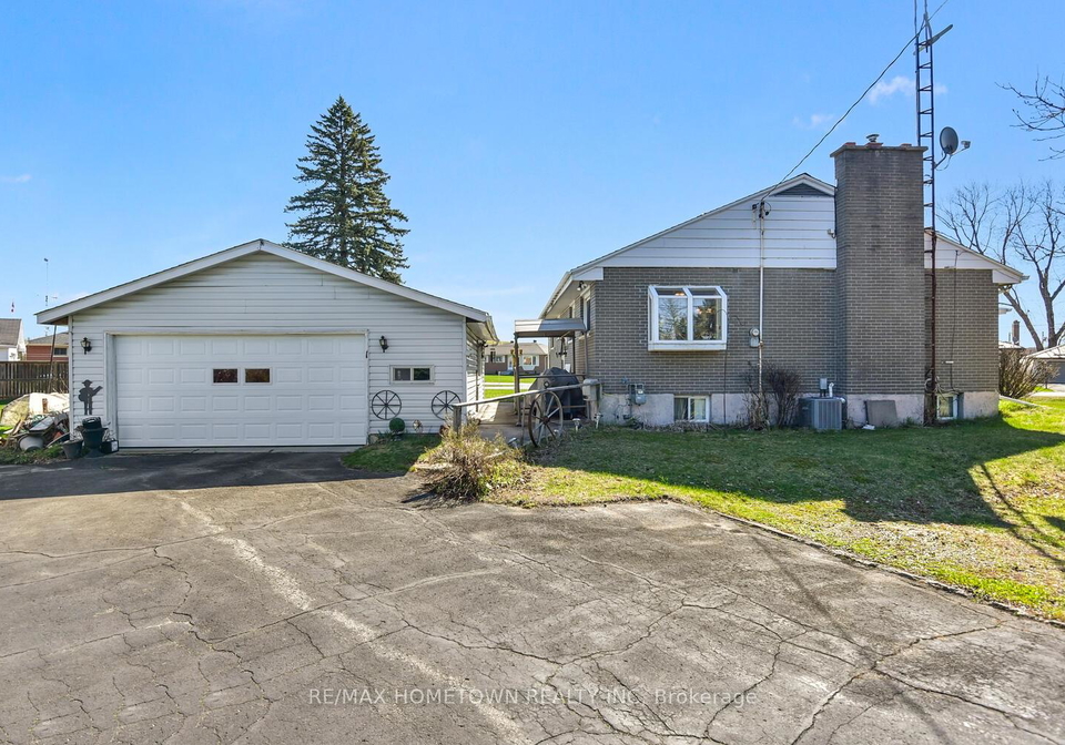 1-stewart-drive-augusta-ontario-x11970027