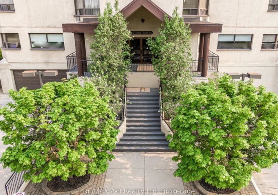 11-cobourg-street-stratford-ontario-x11972815